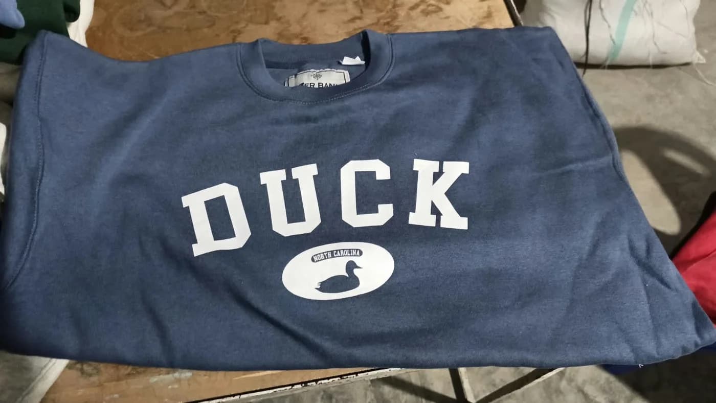 Navy Duck North Carolina sweatshirt, Grade B